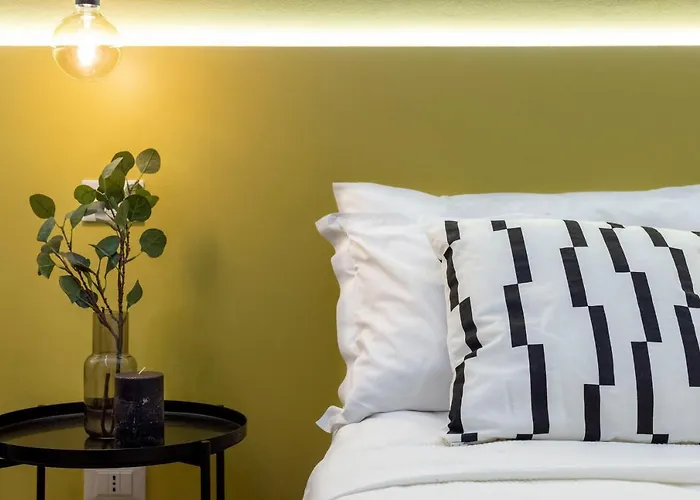 Brand New Guest With Wi-fi In The Center Appartamento *